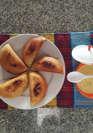 Una foto de ***Empanadas de Carne Mechada - Jamon y Queso***