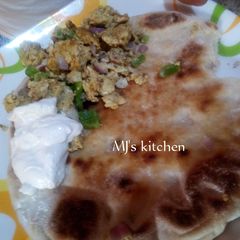A picture of Naan bread.