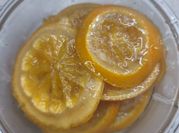 Una foto de almibar de naranja