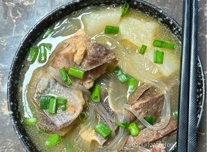 Gambar Seolleongtang (Korean Beef Bone Soup)
