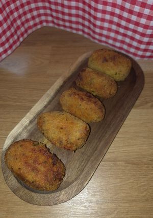 Una foto de Croquetas de Chorizo de Caza con TM