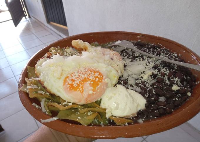 Chilaquiles en salsa verde Receta de Gladys Fernández - Cookpad