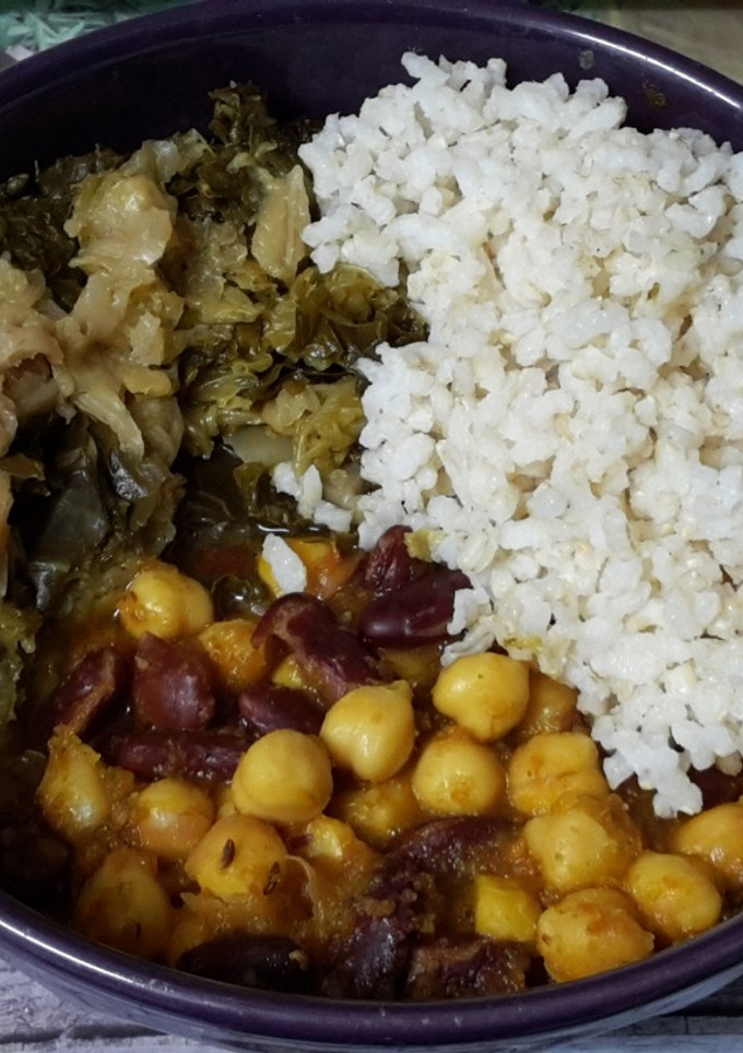Una foto de Garbanzos con alubias rojas (receta del norte de la India: Chole Rajma Curry)