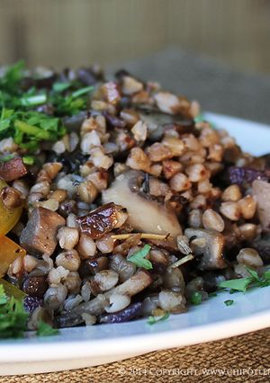 A picture of Buckwheat with Organic Mushrooms.