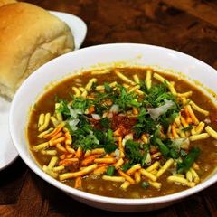 A picture of Baroda Style Sev Usal.