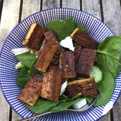 A picture of Tofu salad bowl.