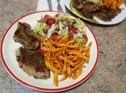 Una foto de carne repollo blanco