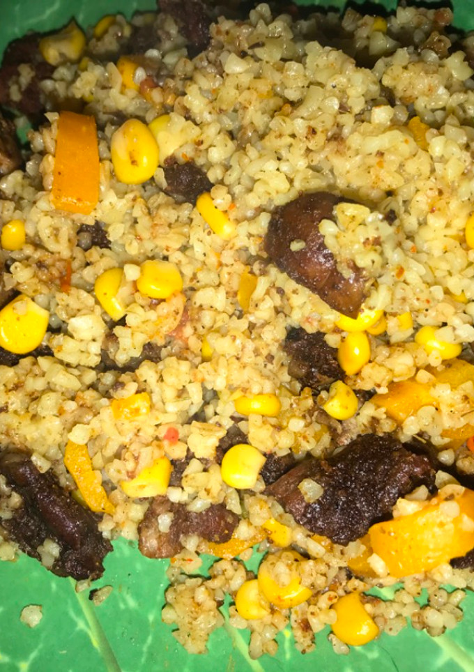 A picture of Veggie Bulgur wheat with suya.