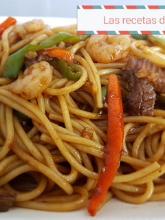 Una foto de Tallarines con Ternera y Gambas / recetas de comida china