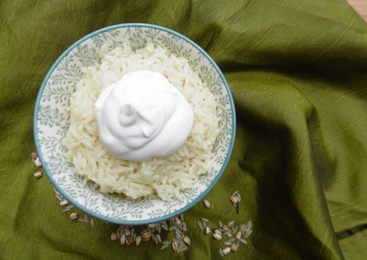 Rice topped with Greek Yogurt