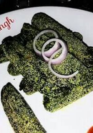 A picture of Rava spinach pipe pops.