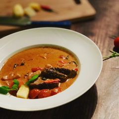 A picture of Roast Duck Red Curry (Thai).