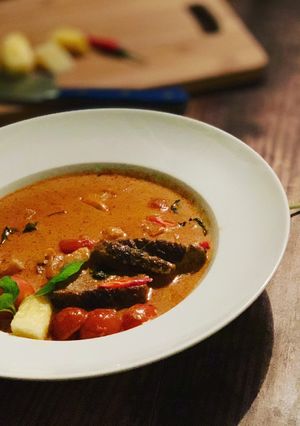 A picture of Roast Duck Red Curry (Thai).