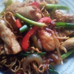 A picture of Chicken Chow Mein.
