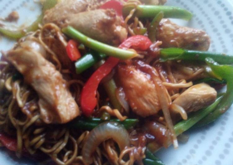 Recipe of Favorite Chicken Chow Mein