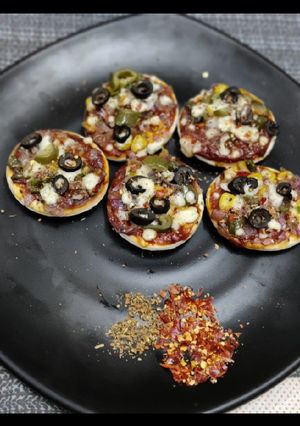 A picture of Cheesy Pizzetta.