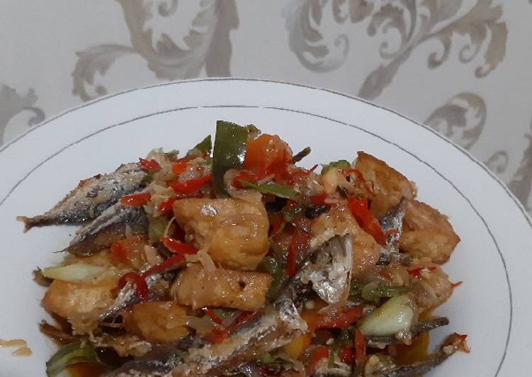 Ikan goreng sambal ranjau