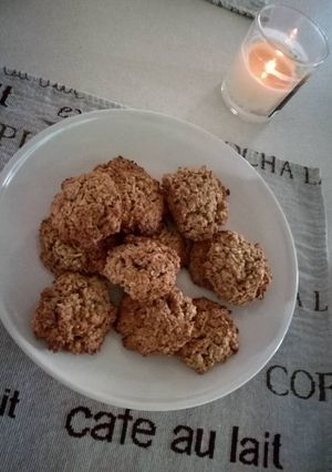 Almás, fahéjas, mézes zabkeksz recept fotója