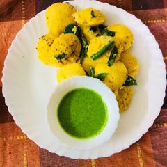 A picture of Idli shaped dhoklaIt’s dhokla but I prepared it in idli maker.