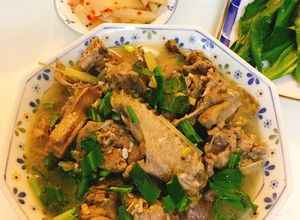 Hình của món Vịt om sấu.