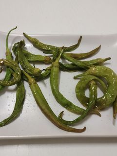 Una foto de Piparras (guindillas) en airfryer