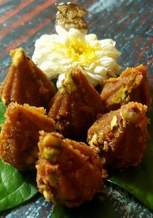 A picture of Besan Pista Modak.