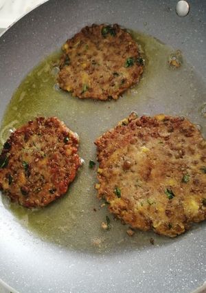Una foto de Hamburguesas de lenteja con plátano macho 🥰