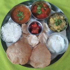 A picture of South Indian Thali.