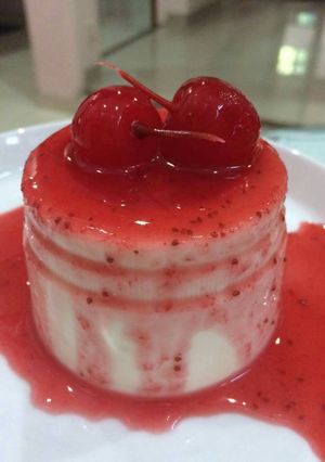 Foto resep Panna cotta strawberry sauce