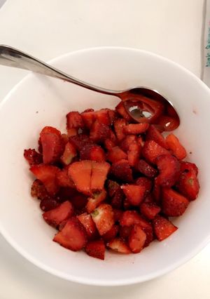 Strawberry makha রেসিপির প্রধান ছবি