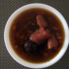 A picture of Peanut In Pork Tail Soup.
