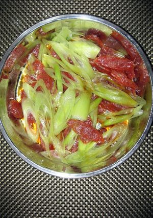 A picture of Chinese Sausage And Leek.