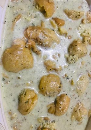 A picture of Spicy dahi phulki.