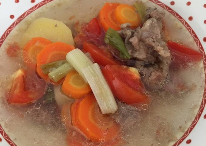 Sop daging sapi bening (metode slow cooker)
