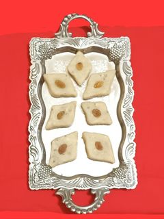 নারকেল সন্দেশ (Narkel sandesh recipe in bengali) রেসিপির প্রধান ছবি