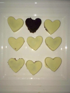 Una foto de Bombones choco blanco y Nutella (nocilla o cualquier crema de chocolate de tu agrado)