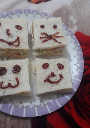 A picture of Bread Sandwich.