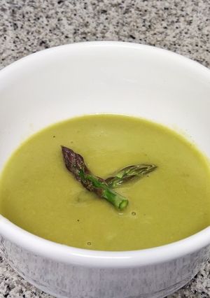 Una foto de Crema de espárragos con y sin Thermomix