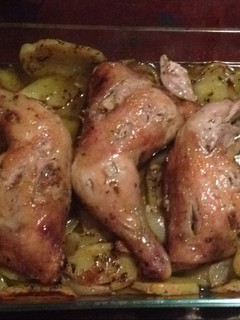 Una foto de Pollo al horno con patatas