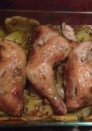 Una foto de Pollo al horno con patatas