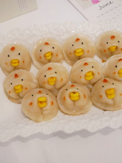 可愛的「小雞煎餃/雞肉玉米煎餃」鮮美不油膩!! 的食譜成品照片