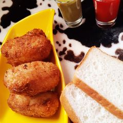 A picture of Rice bread roll(leftover rice).