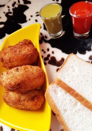 A picture of Rice bread roll(leftover rice).
