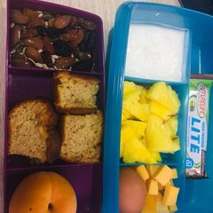 A picture of Easy LunchboxHow to make Banana Bread.