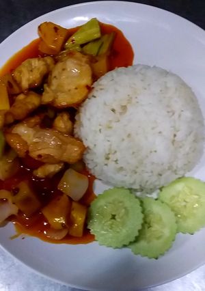 รูปของ ไก่ผัดเปรี้ยวหวาน ราดหน้าข้าว