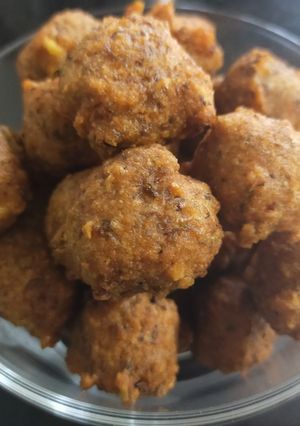 A picture of Mixed Dal Vada no onion no garlic.