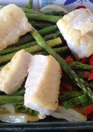 Foto principal de Bacalao con verduras al horno