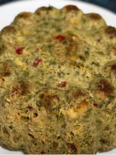 Una foto de Pudín de brócoli guisantes y queso