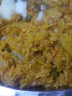 मटर पुलाव(matar pulao recipe in hindi) रेसिपी मुख्य फोटो