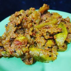 A picture of Parwal do pyaaza/pointed gourd.